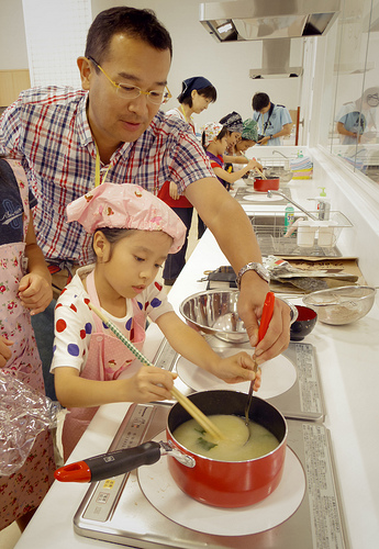 小学生に出汁取りを伝授！？旨い味噌汁完売(^^)