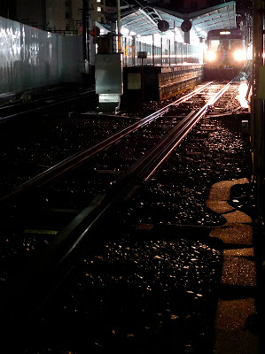 雨に濡れる線路：静岡鉄道