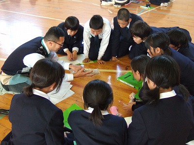 安東中学校で「お仕事紹介」