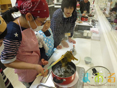 午前中は子どもが働いて午後は味噌汁作ってもらっちゃった(^^)